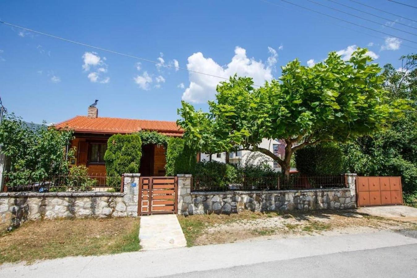 Wooden House In Ioannina Leilighet Eksteriør bilde
