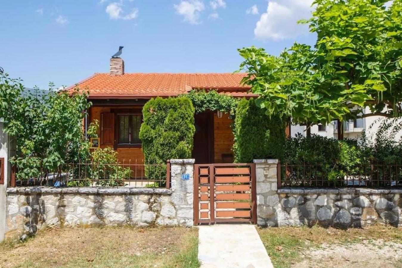 Wooden House In Ioannina Leilighet Eksteriør bilde